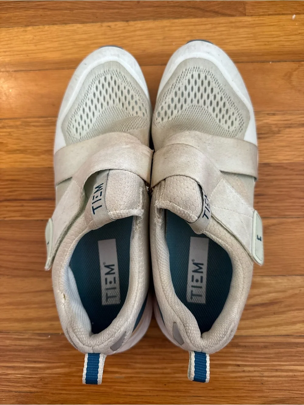 Time bike and fitness shoe women’s 9.5 white and blue